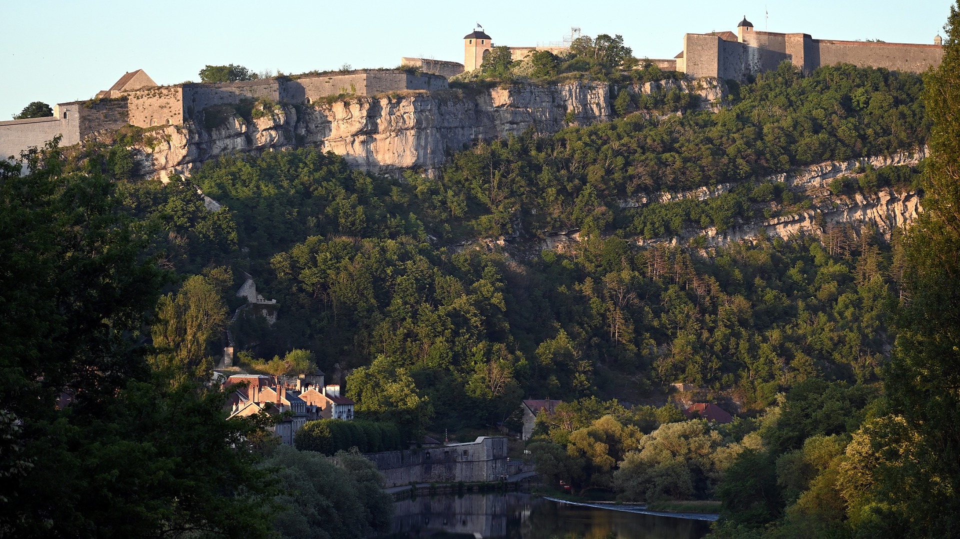 Photo illustrant Besançon et sa citadelle